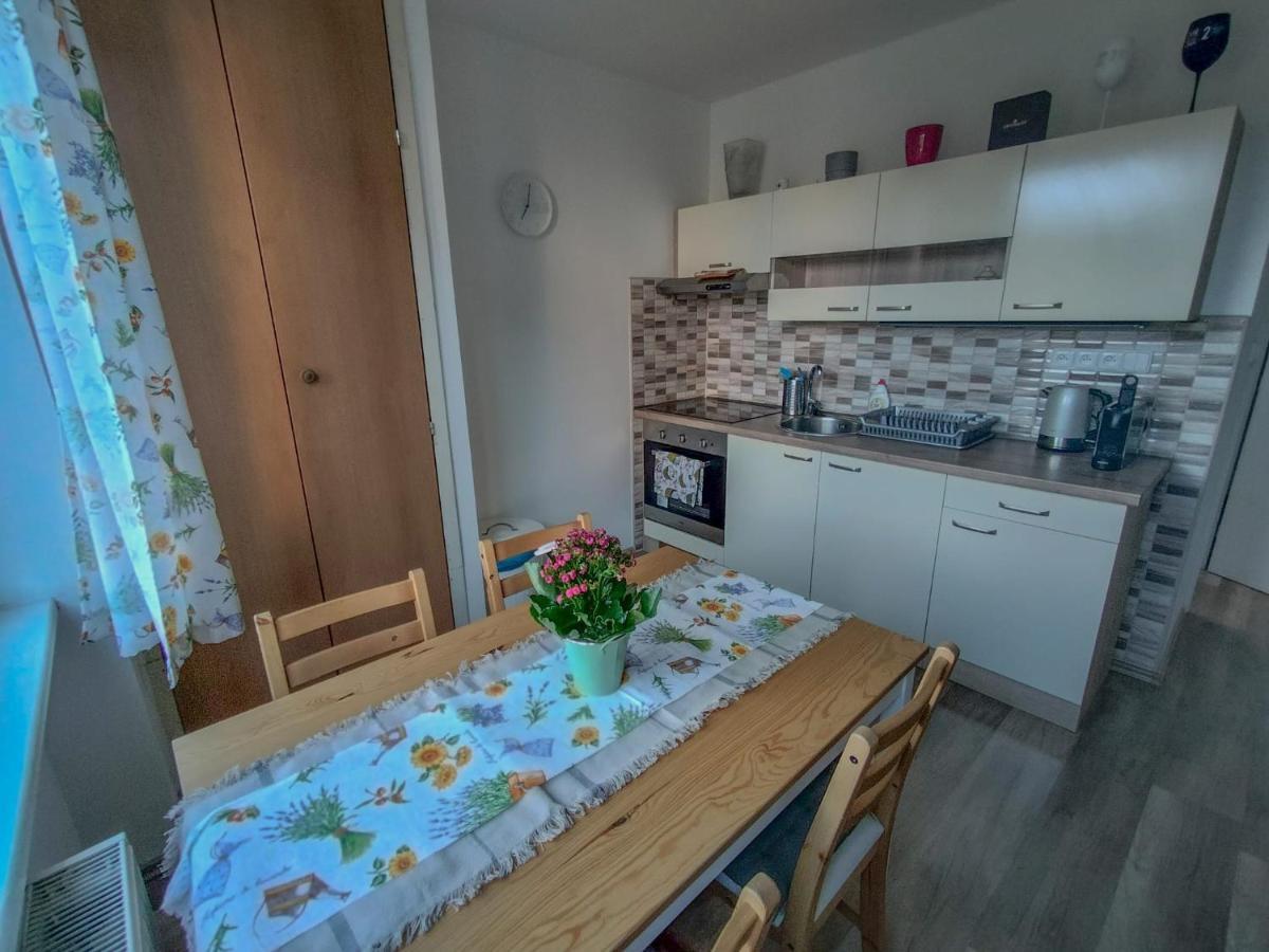 Apartmanek Protez جانسك لازني المظهر الخارجي الصورة