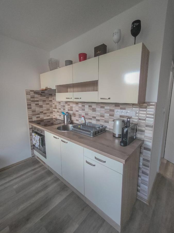 Apartmanek Protez جانسك لازني المظهر الخارجي الصورة